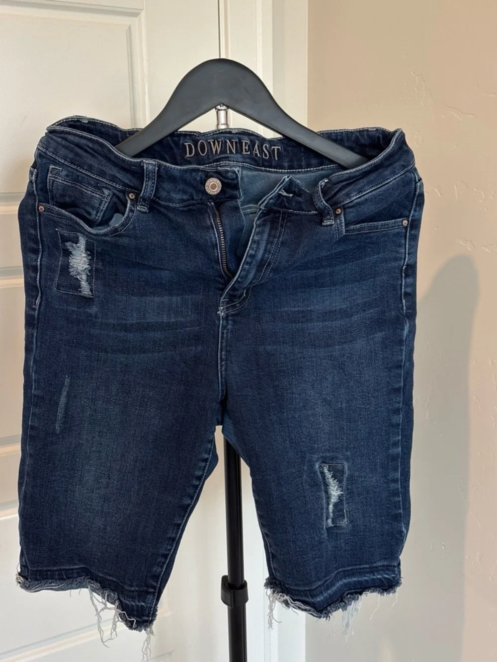DownEast Size 12 Distressed Denim Bermuda Shorts Raw Hem Stretch Jorts